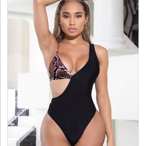 Kai One Piece - Black Snake Print Brand New